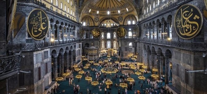 Ayasofya’ya bilet gişesi geliyor: Turist girişi artık ücretli olacak