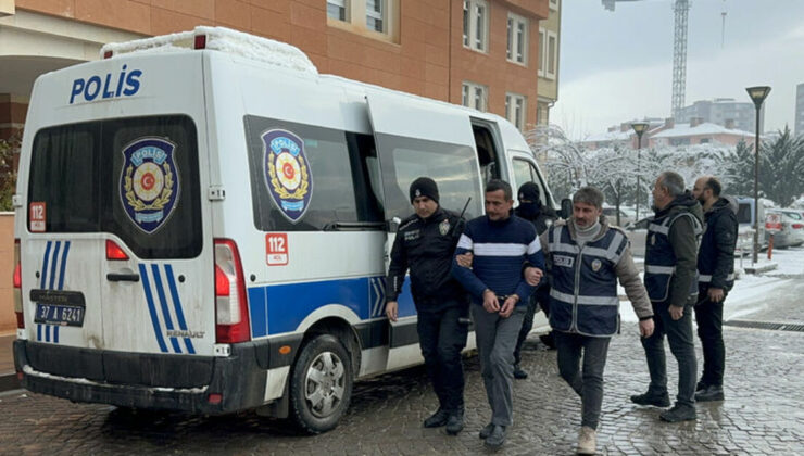 Damatlarını mezarlıkta vurdular! 2 tutuklama