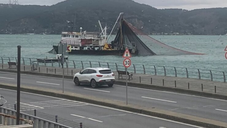 İstanbul Boğazı’ndaki teknelerin 24 metrelik avlanma şartını ihlal ettikleri iddiası tartışma yarattı