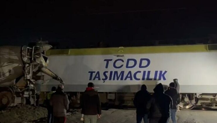 Tren kazası… 80 yolcu perona alındı